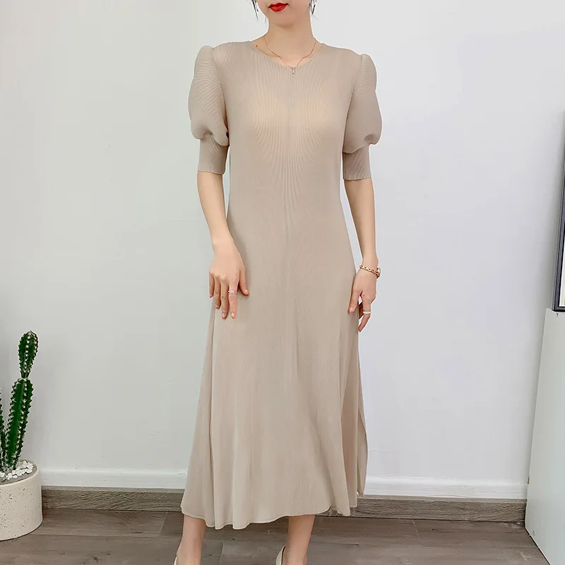 Pleated Dress Spring/summer 2023 New Women's Short-sleeved Slim-fit A- Line Elegant Mid-length Short-sleeved Dress
Pleated Dress Spring/summer 2023 New Women's Short-sleeved Slim-fit A- Line Elegant Mid-length Short-sleeved Dress