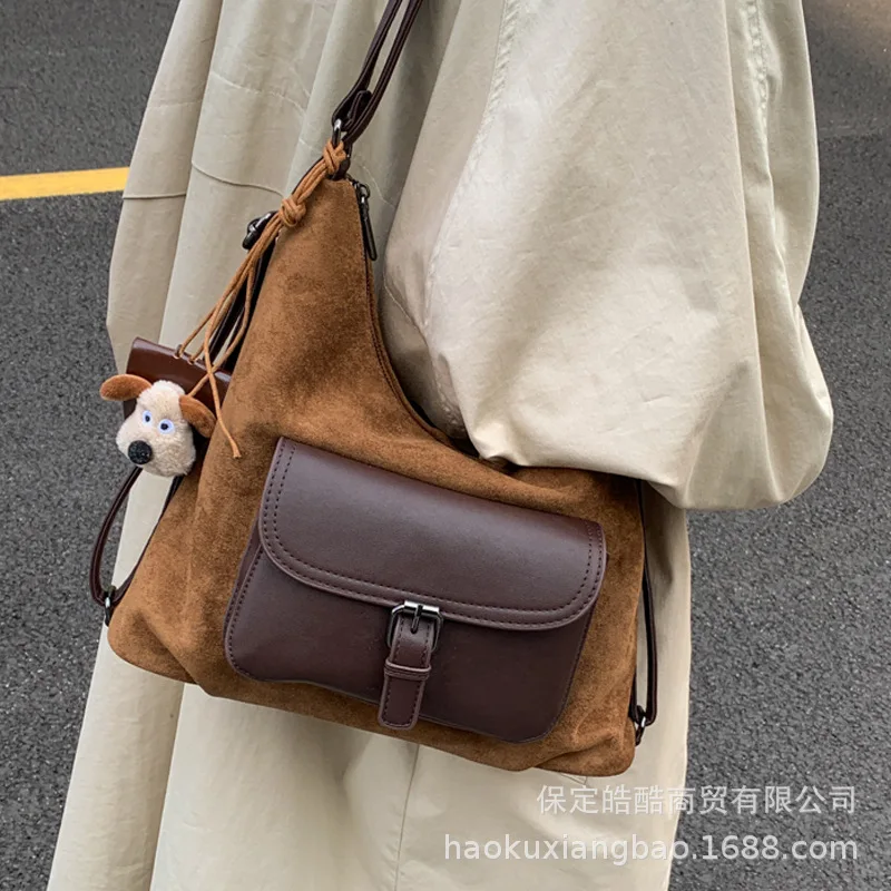 2025 New Backpack Fashion Commuter Tote Bag Multi-function Shoulder Messenger Bag
2025 New Backpack Fashion Commuter Tote Bag Multi-function Shoulder Messenger Bag
