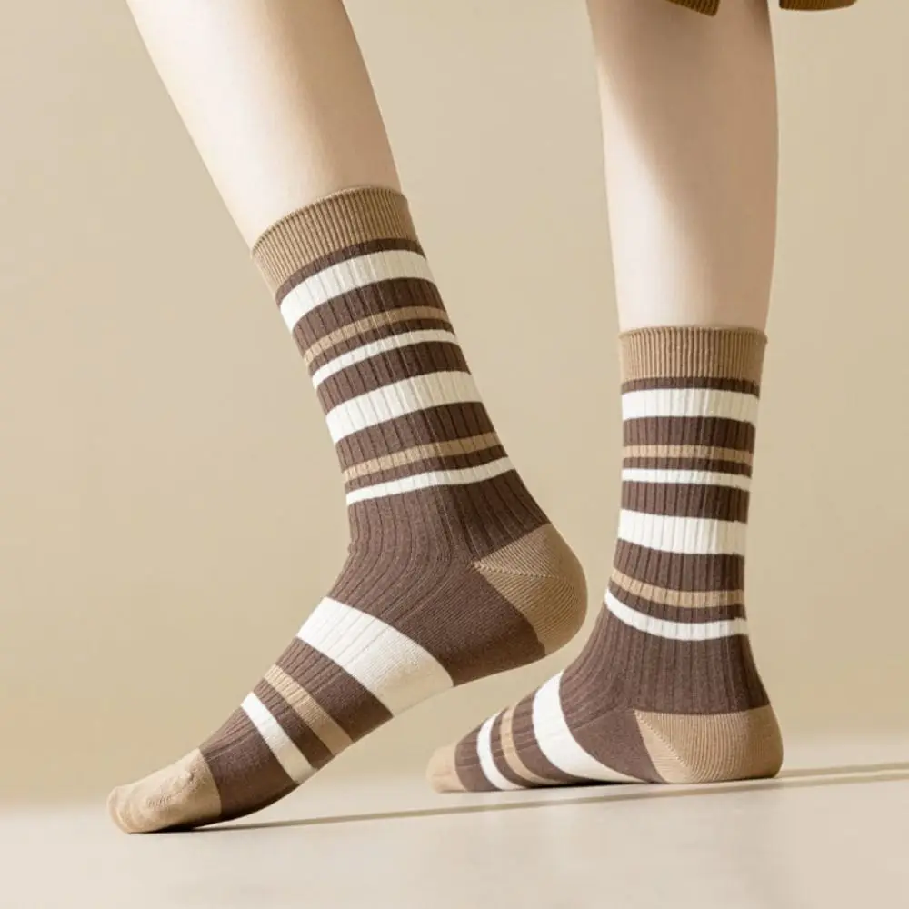 5Pairs Comfortable Retro Women's Cotton Socks Soft Breathable Stripe Tube Socks Hosiery Thin Mid-calf Socks Keeping Warm
5Pairs Comfortable Retro Women's Cotton Socks Soft Breathable Stripe Tube Socks Hosiery Thin Mid-calf Socks Keeping Warm