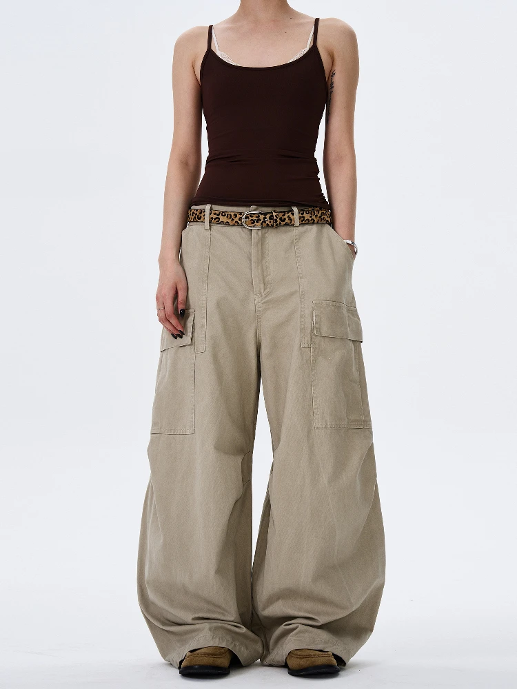 Уличные свободные широкие повседневные брюки в американском стиле ретро для мужчин и женщин, повседневные брюки большого размера, универсальный дизайн, рабочая одежда
Уличные свободные широкие повседневные брюки в американском стиле ретро для мужчин и женщин, повседневные брюки большого размера, универсальный дизайн, рабочая одежда