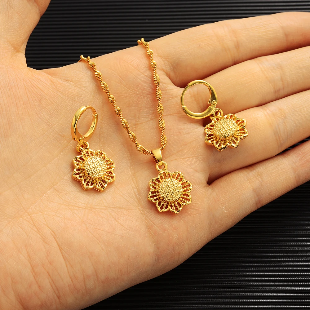 24k Gold Simple Sun Flower Fashion Necklace Earring Trendy Women Men Golden Charm Pendant Chain Lucky Jewelry Sets
24k Gold Simple Sun Flower Fashion Necklace Earring Trendy Women Men Golden Charm Pendant Chain Lucky Jewelry Sets