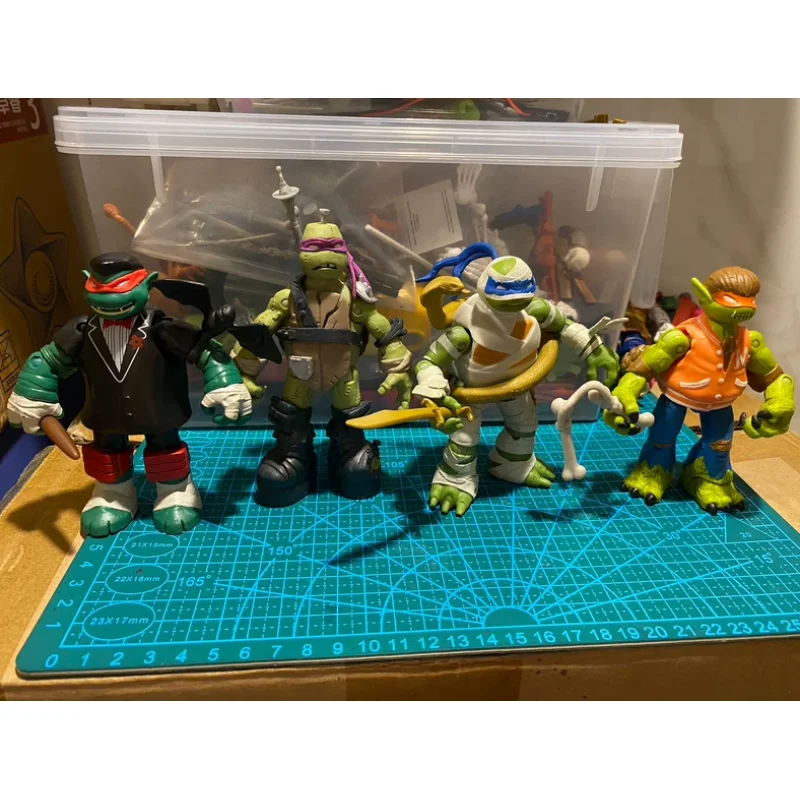 2012 Round The World Series Turtle Action Figure 40th Anniversary Edition Turtle Desktop Decoration Collection
2012 Round The World Series Turtle Action Figure 40th Anniversary Edition Turtle Desktop Decoration Collection