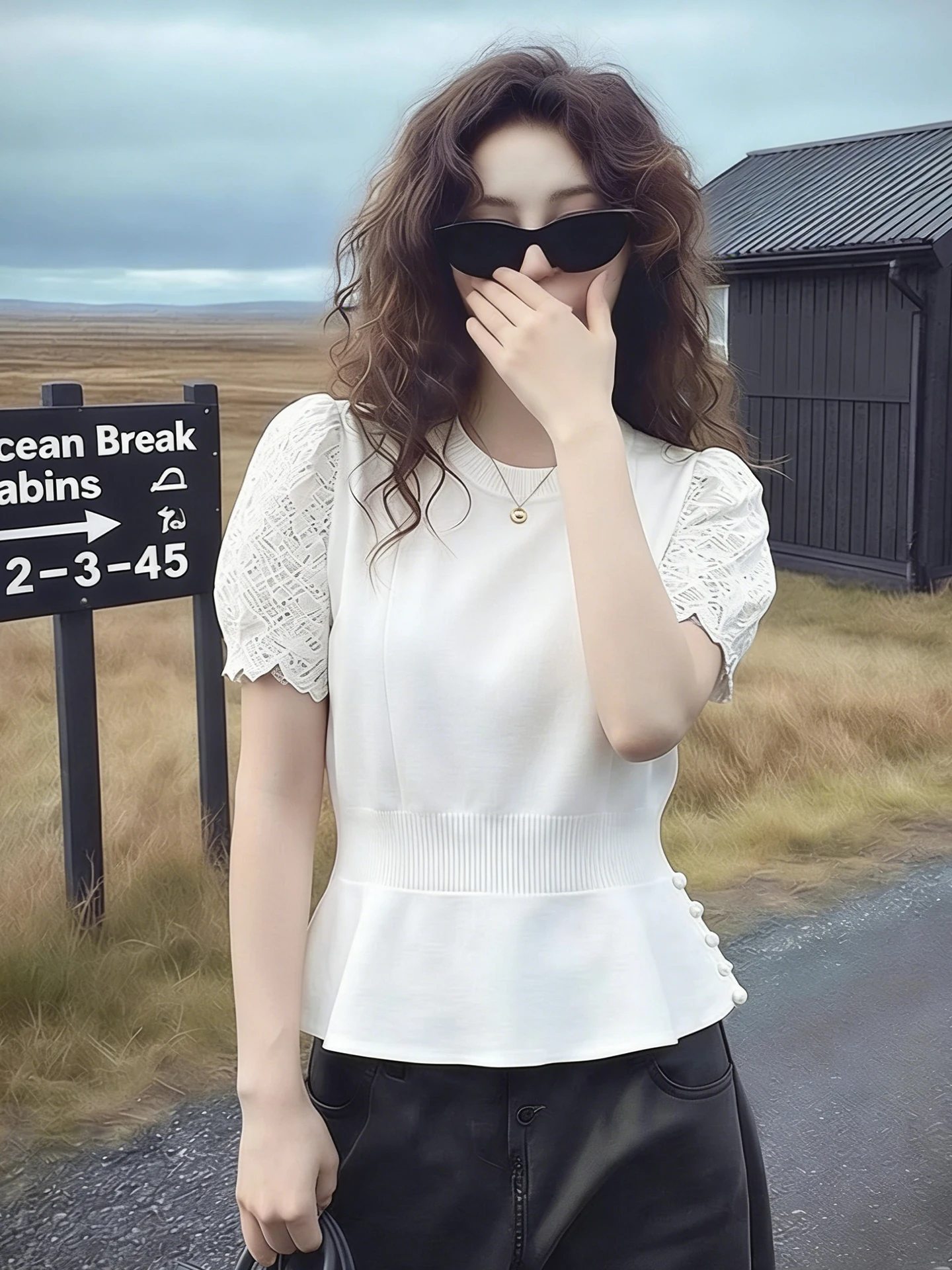 Elegant Knitted Top Slimming Waist Short Sleeve Overhead Soft Skin-friendly Summer Fashion Korean Loose Fit round Neck
Elegant Knitted Top Slimming Waist Short Sleeve Overhead Soft Skin-friendly Summer Fashion Korean Loose Fit round Neck