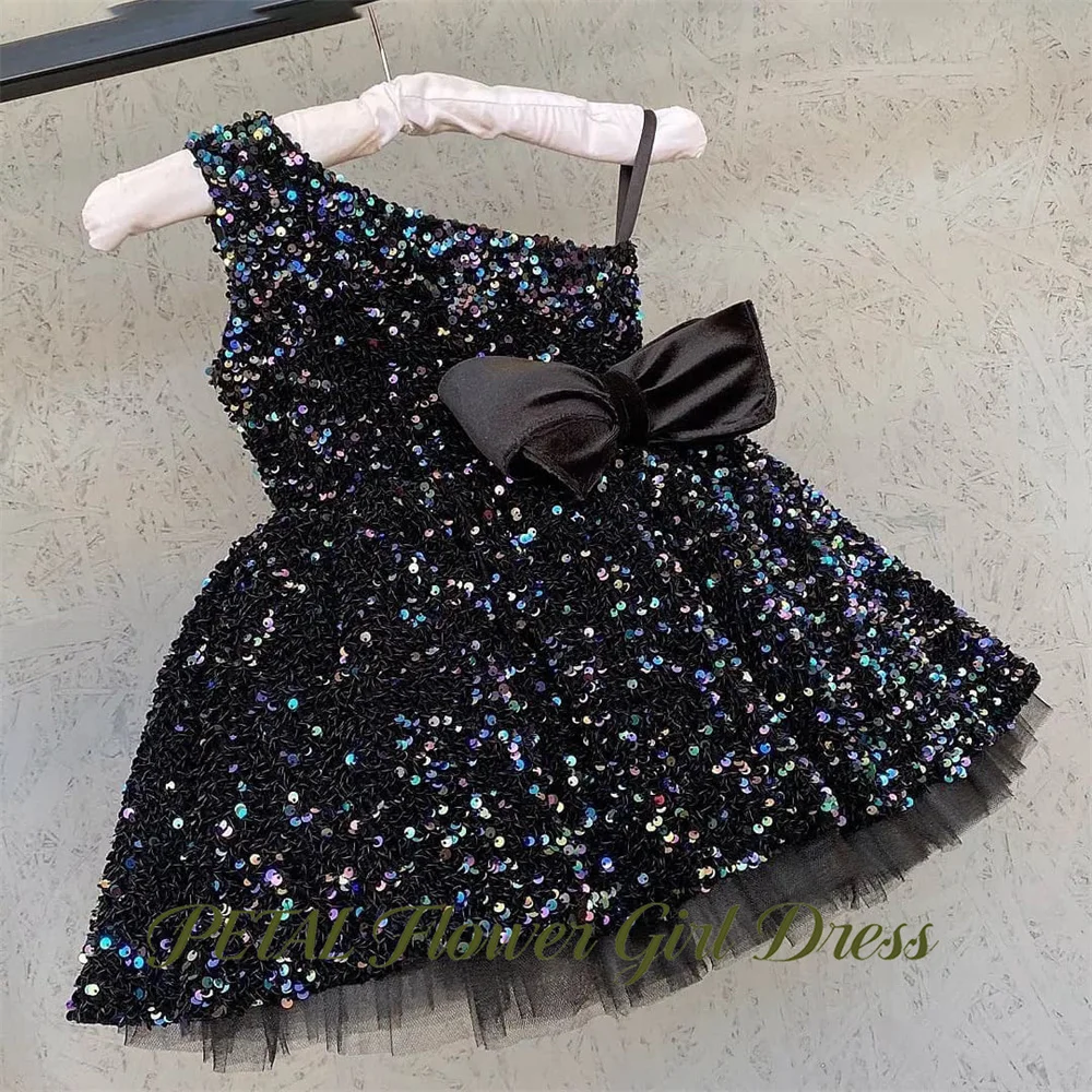 Petal Black Iridescent Children Birthday Wedding Dresses Black Strap First Communion Gown with Black Bow Girls Princess Dress
Petal Black Iridescent Children Birthday Wedding Dresses Black Strap First Communion Gown with Black Bow Girls Princess Dress
