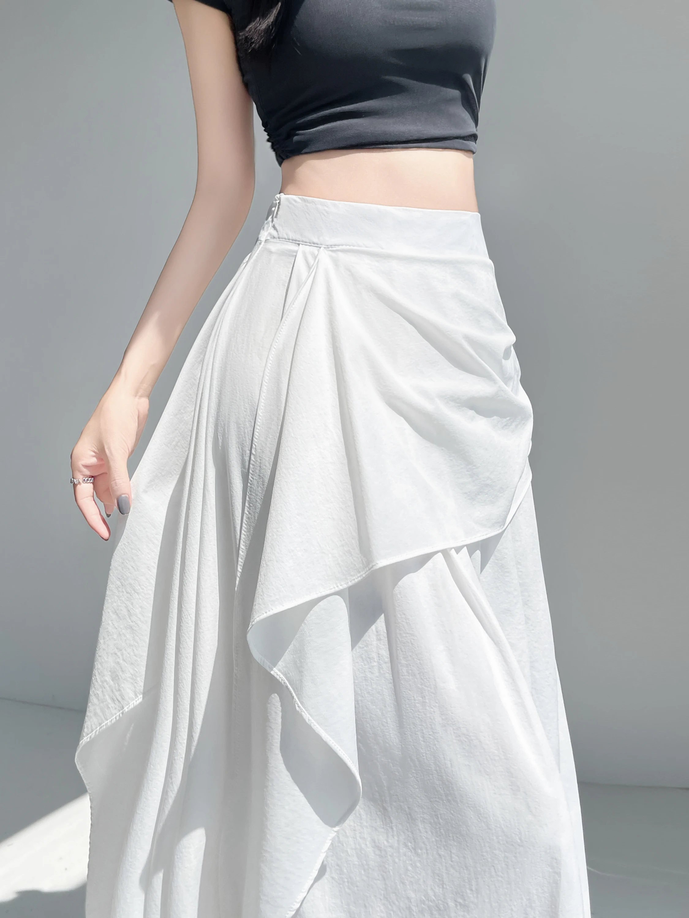 White Asymmetrical Design Ice Silk A-Line Skirt Women's Summer Slimming Drapey Versatile Long Skirt High Waist Commute
White Asymmetrical Design Ice Silk A-Line Skirt Women's Summer Slimming Drapey Versatile Long Skirt High Waist Commute