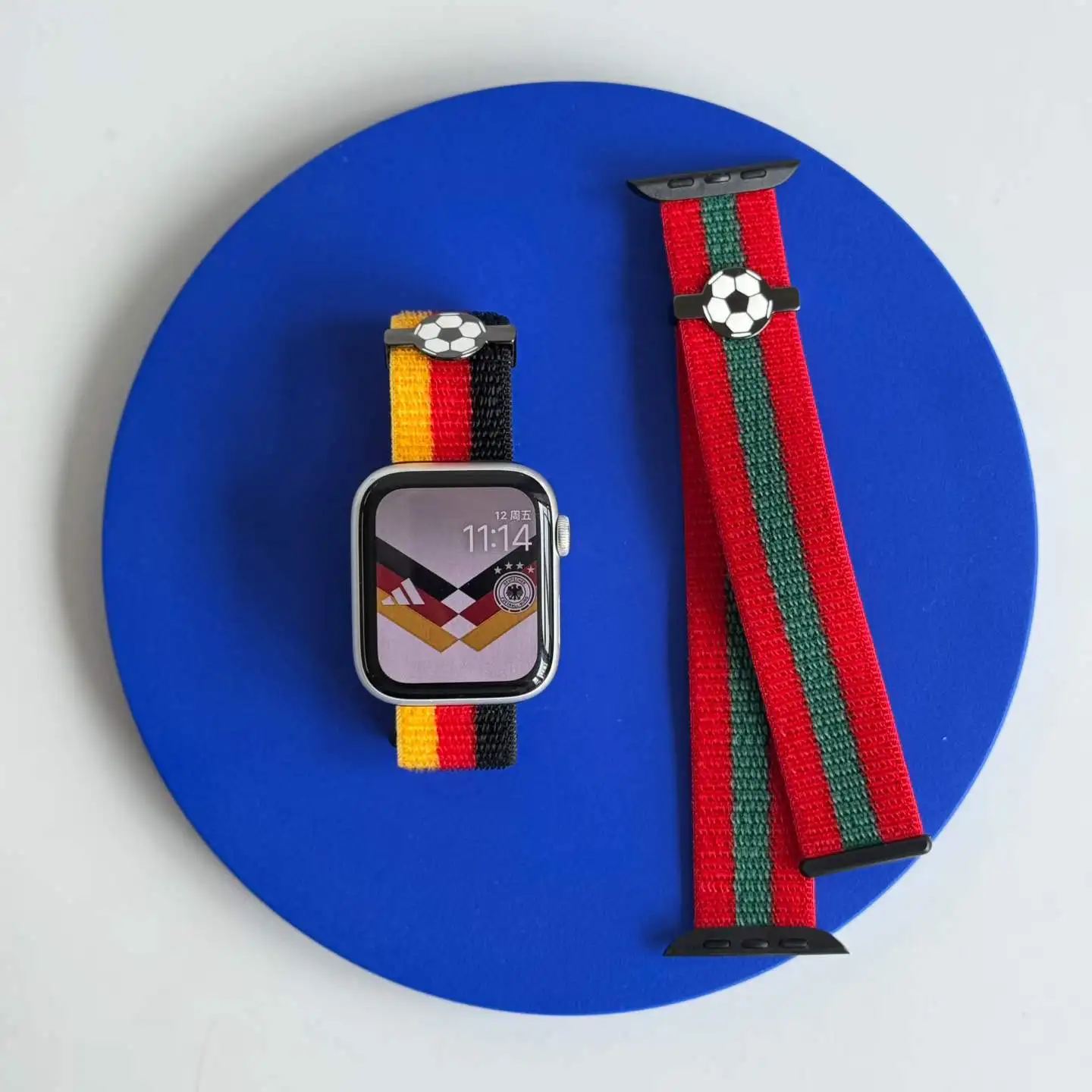 Nylon Band for Apple Watch 44mm 45mm 46mm 41/42mm Sport Wristband with Football Pattern Design Strap for IWatch S11 10 9 8 7 6
Nylon Band for Apple Watch 44mm 45mm 46mm 41/42mm Sport Wristband with Football Pattern Design Strap for IWatch S11 10 9 8 7 6