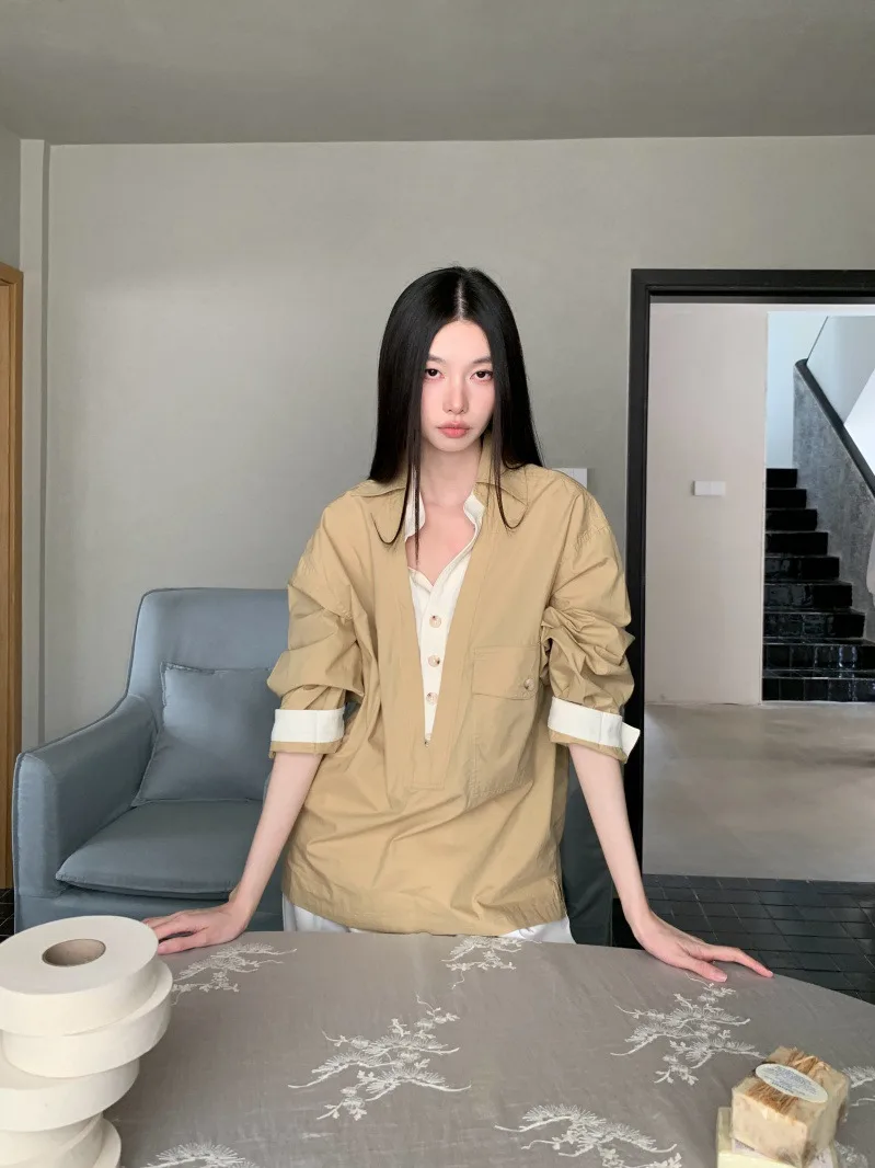 Mighty Peach Auntie Fake Two-Piece Shirt Loose Long Sleeve V-Neck Color Block Casual Women's Autumn Top Straight Tube Fit
Mighty Peach Auntie Fake Two-Piece Shirt Loose Long Sleeve V-Neck Color Block Casual Women's Autumn Top Straight Tube Fit