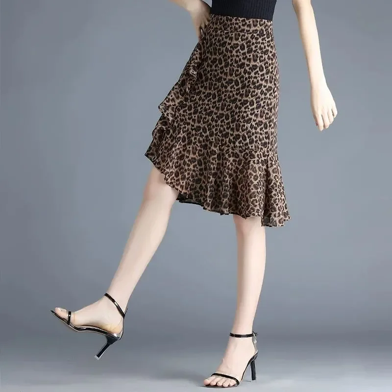 Women's Vintage Leopard Print Irregular Ruffle Midi Skirt High Waist Asymmetrical Chiffon Trumpet Skirt Daily Party
Women's Vintage Leopard Print Irregular Ruffle Midi Skirt High Waist Asymmetrical Chiffon Trumpet Skirt Daily Party