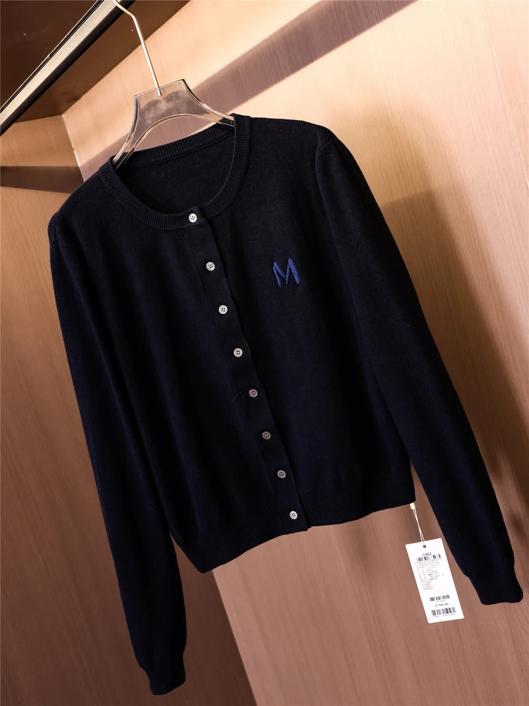 Women's Long Sleeve Knitted Jacket Letter Embroidery round Neck Single Button Commute Style Fall New Arrival V701
Women's Long Sleeve Knitted Jacket Letter Embroidery round Neck Single Button Commute Style Fall New Arrival V701