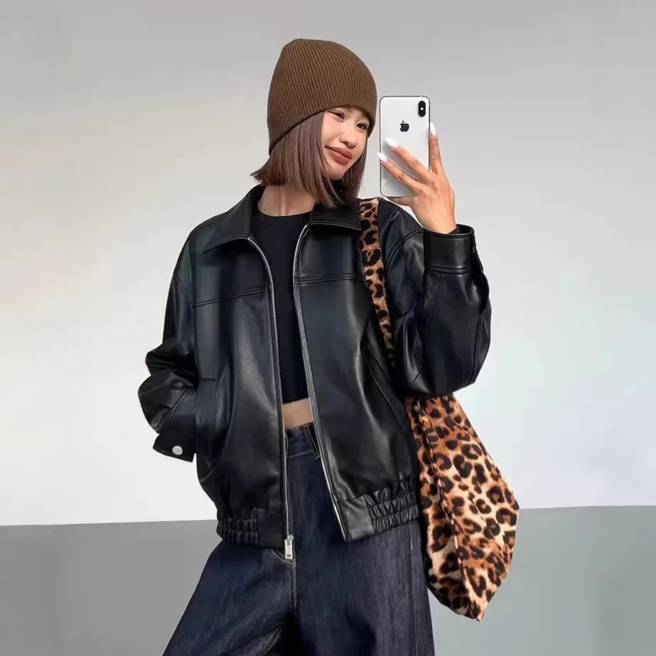 Loose Women's PU Leather Jacket Motorcycle Style Hong Kong Fashion Autumn Winter New Arrival Thick Cotton Material Coat
Loose Women's PU Leather Jacket Motorcycle Style Hong Kong Fashion Autumn Winter New Arrival Thick Cotton Material Coat