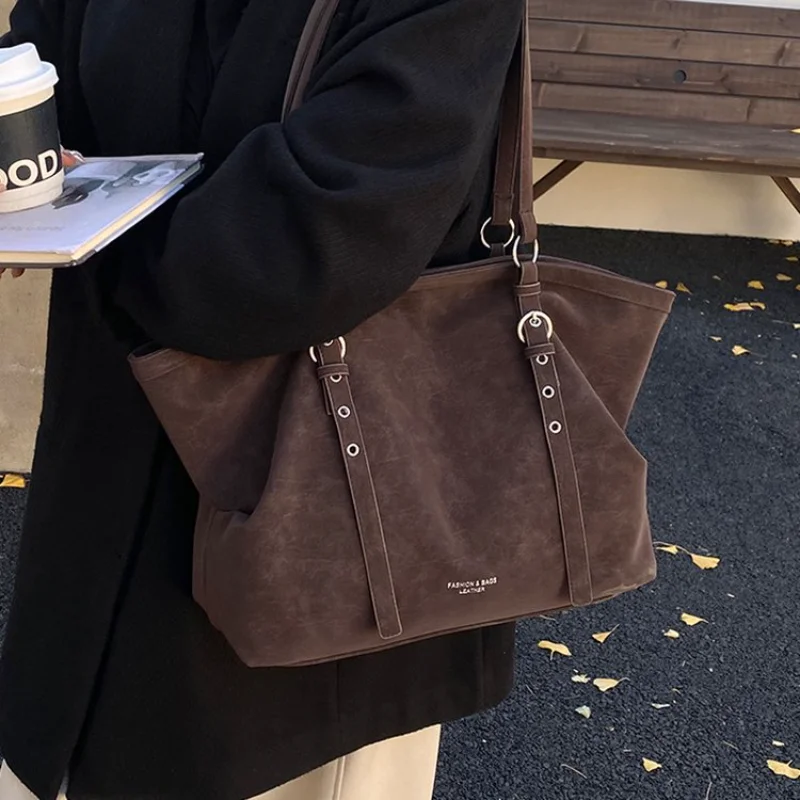 Vintage Dark Brown Suede Tote Bag with Silver Hardware & Belt Detail, Large Capacity Shoulder Handbag for Daily Work Crossbody
Vintage Dark Brown Suede Tote Bag with Silver Hardware & Belt Detail, Large Capacity Shoulder Handbag for Daily Work Crossbody