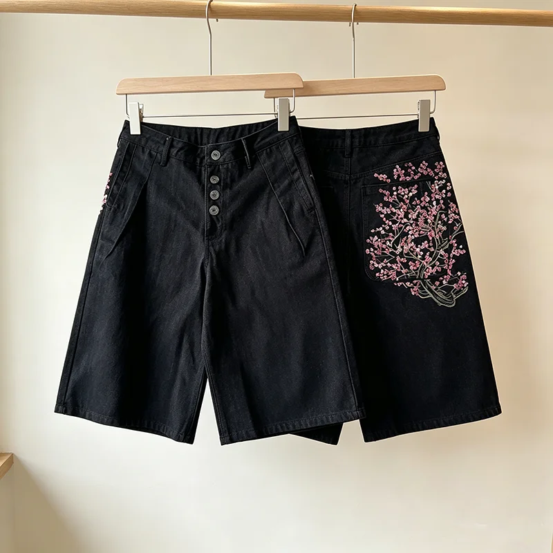 2026 New DERSCHUTZE Streetwear Knee Length Bottoms Men Traditional Plum Embroidery Multi Button Black Shorts
2026 New DERSCHUTZE Streetwear Knee Length Bottoms Men Traditional Plum Embroidery Multi Button Black Shorts