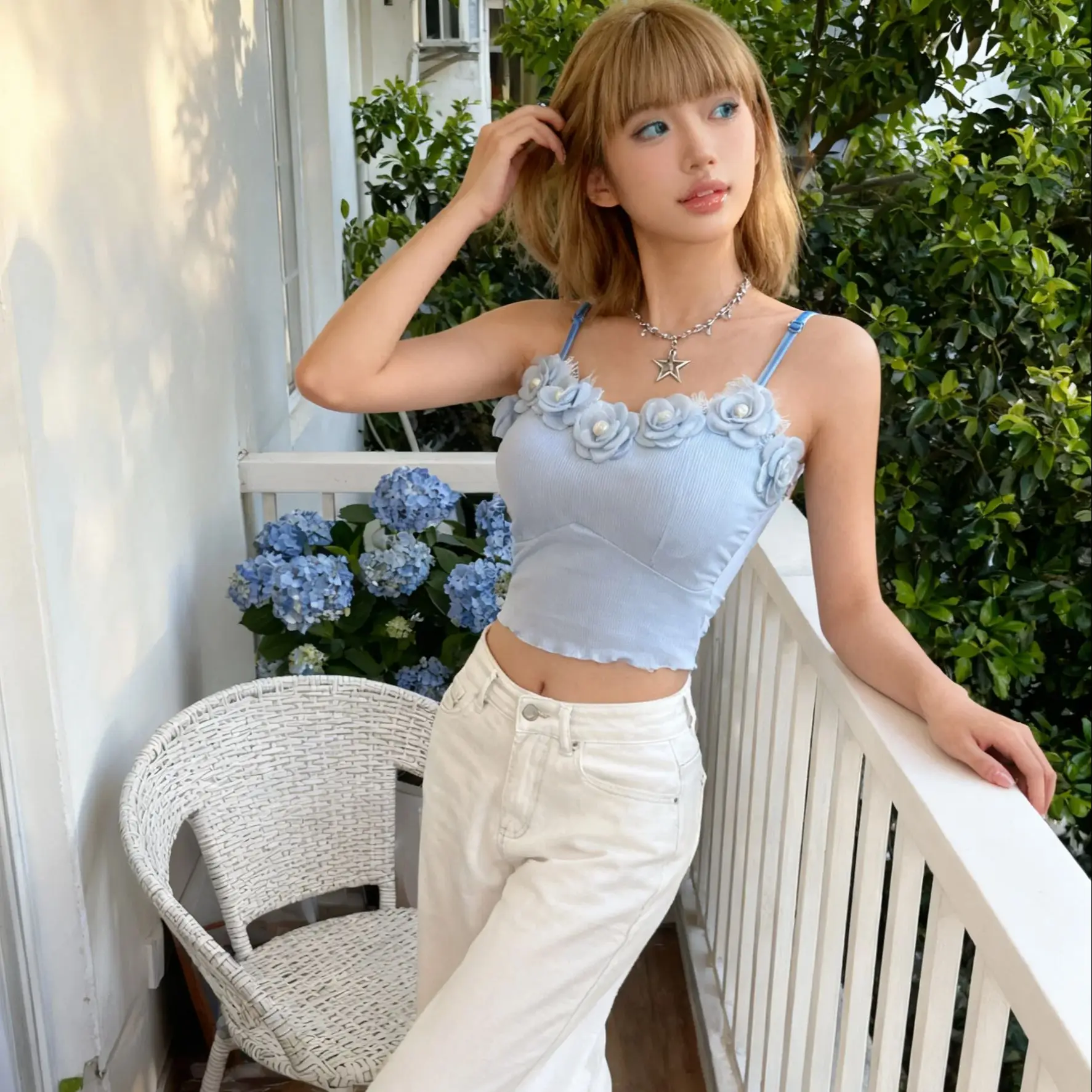 Hot Chick Blue Beading Camellia High Waist Crop Tanks Top V-neck Slimming Basic Camisole Elegant Women Chest Pad Sweet Camis
Hot Chick Blue Beading Camellia High Waist Crop Tanks Top V-neck Slimming Basic Camisole Elegant Women Chest Pad Sweet Camis
