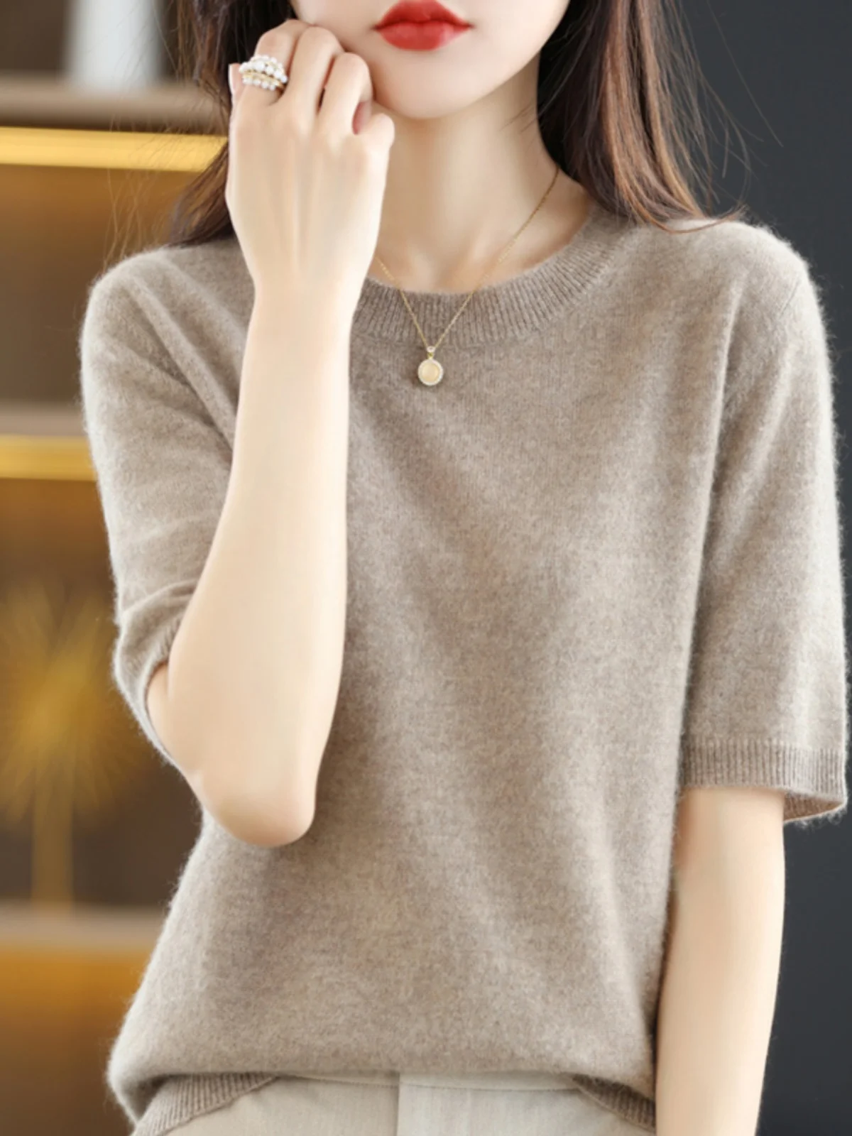 Ladies' Knitted Half Sleeve Cashmere Sweater Loose Fit Inner Wear T-Shirt Autumn Base Layer Shirt Soft Comfortable Commute Style
Ladies' Knitted Half Sleeve Cashmere Sweater Loose Fit Inner Wear T-Shirt Autumn Base Layer Shirt Soft Comfortable Commute Style