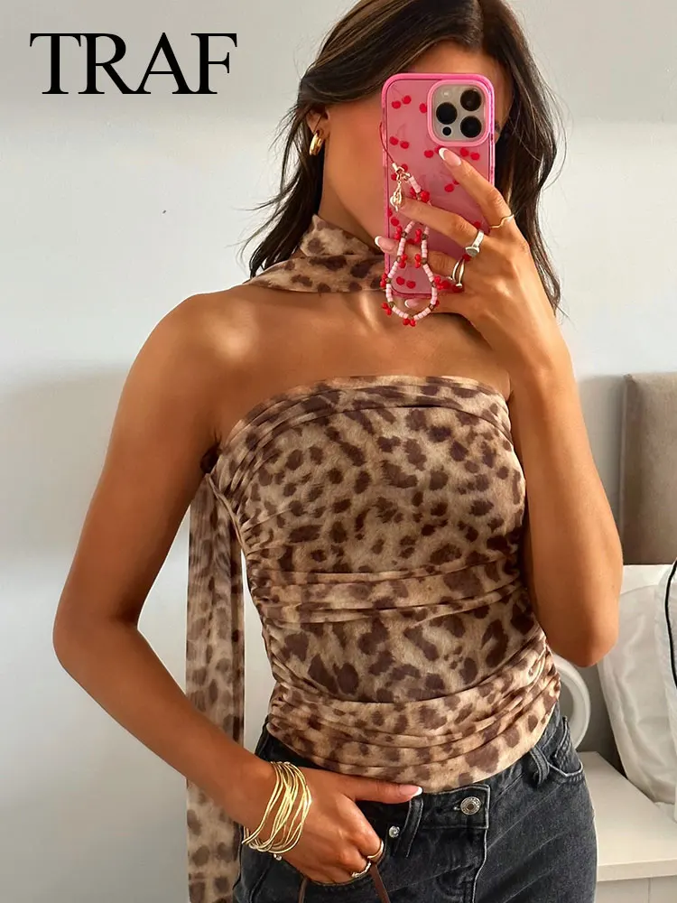 TRAF Women's Leopard Print Hotsexy Tube Top For 2024 Spring Tulle Halterneck Off-Shoulder Slim Sleeveless Causal Female Y2K Tops
TRAF Women's Leopard Print Hotsexy Tube Top For 2024 Spring Tulle Halterneck Off-Shoulder Slim Sleeveless Causal Female Y2K Tops