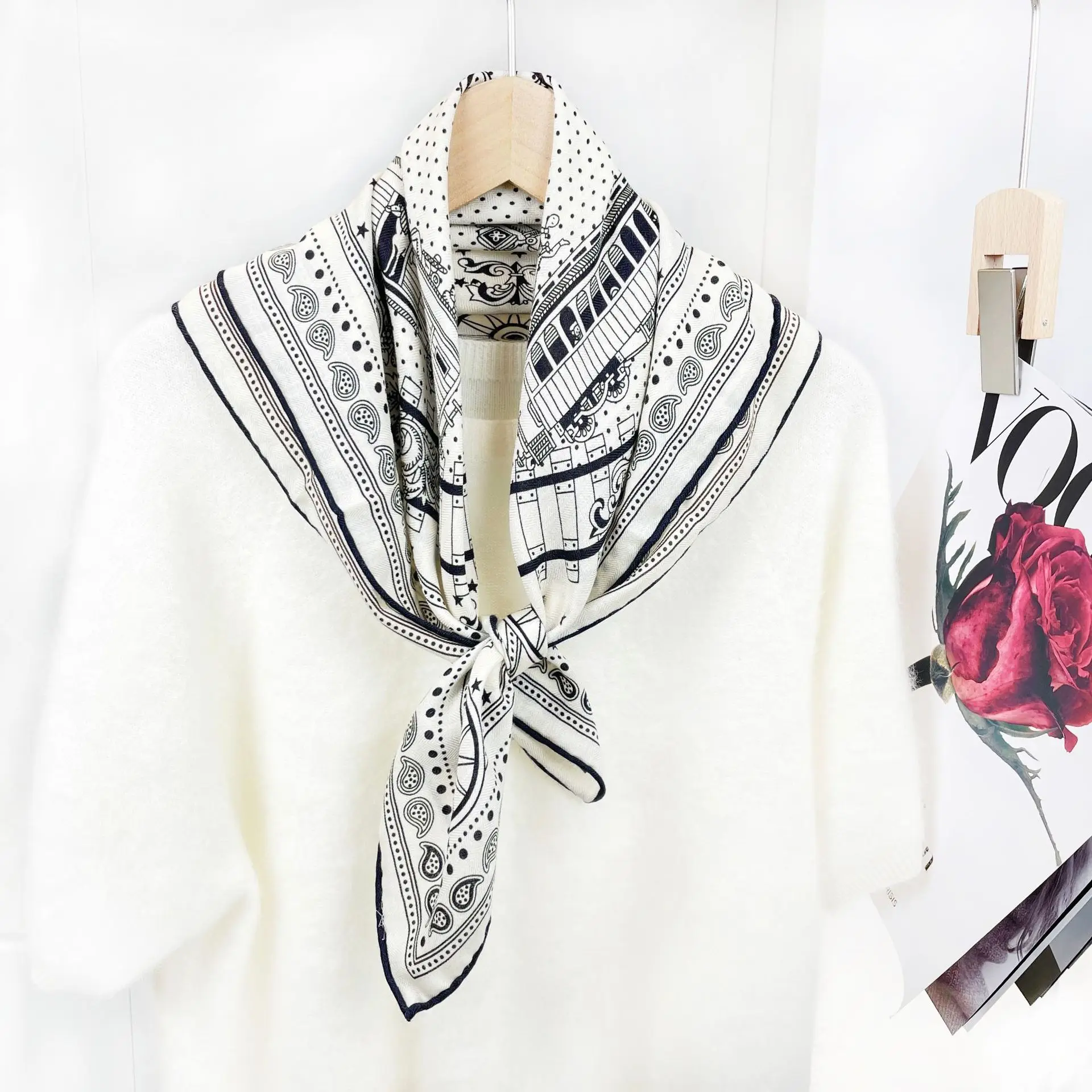 Ethnic 70% Wool 30% Real Silk Scarf for Women Vintage Classic White Black Paisley Pattern Square Scarf Ladies Winter Muffler
Ethnic 70% Wool 30% Real Silk Scarf for Women Vintage Classic White Black Paisley Pattern Square Scarf Ladies Winter Muffler