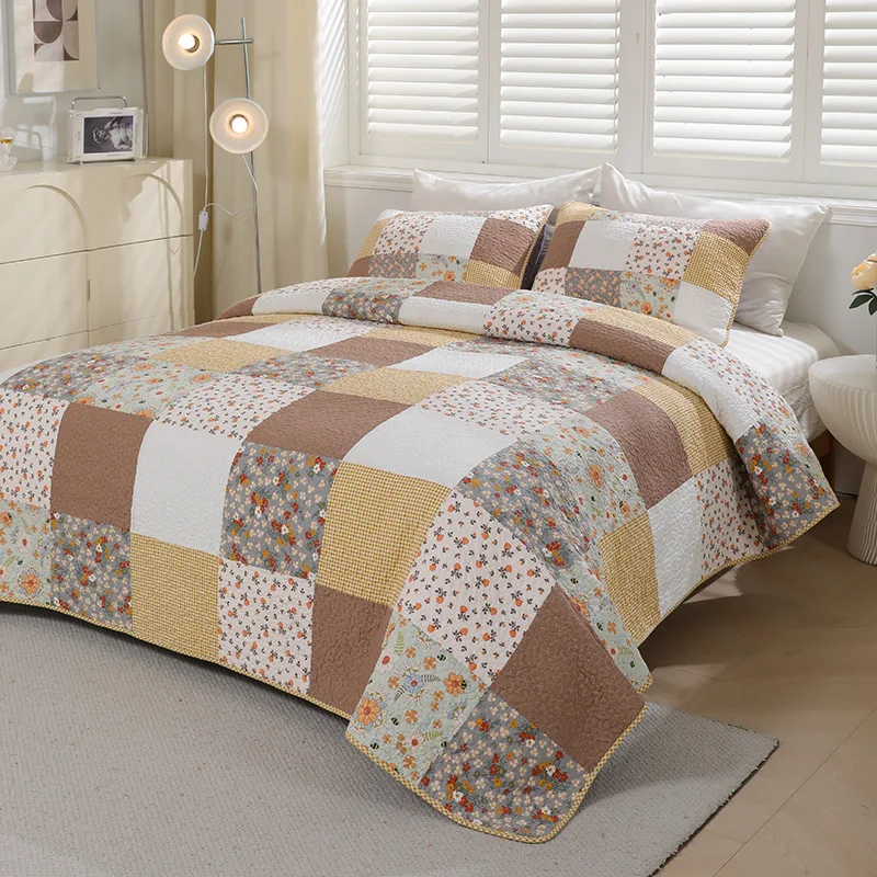 Cozy Floral Patchwork Quilt Set - 3-Piece Reversible Cotton Bedspread, Lightweight Summer Coverlet, 1PC Sofa Throw Blanket
Cozy Floral Patchwork Quilt Set - 3-Piece Reversible Cotton Bedspread, Lightweight Summer Coverlet, 1PC Sofa Throw Blanket