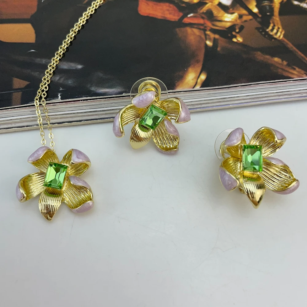 Последние золотые красочные серьги-подвески с камнем, Дубай, роскошный модный комплект ювелирных изделий для женщин и женщин, комплект серег KY25191
Последние золотые красочные серьги-подвески с камнем, Дубай, роскошный модный комплект ювелирных изделий для женщин и женщин, комплект серег KY25191