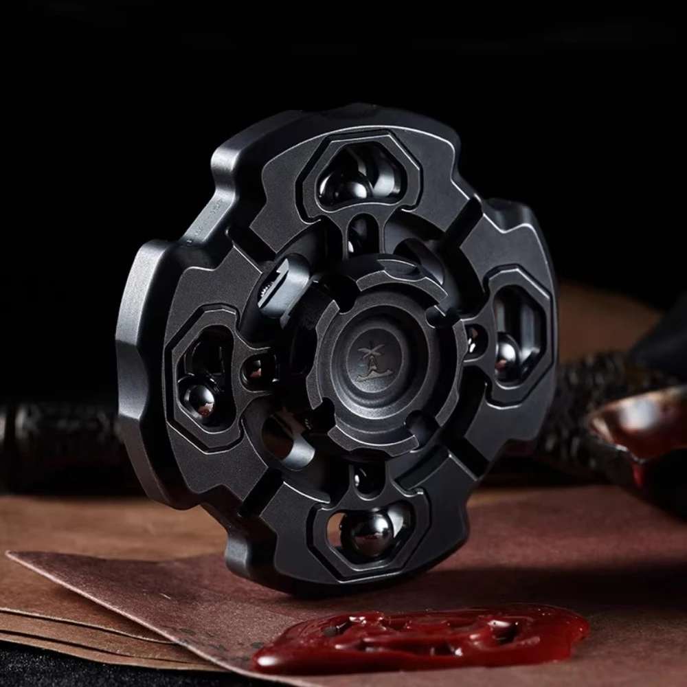 Механический металлический вращающийся гироскоп TMAX EDC Redemption (фингер-гайроскоп) для снятия стресса на рабочем столе
Механический металлический вращающийся гироскоп TMAX EDC Redemption (фингер-гайроскоп) для снятия стресса на рабочем столе