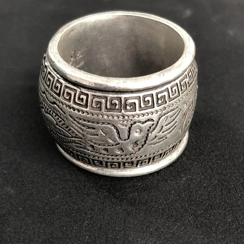 Rotatable Dragon Phoenix Blessing Copper Ring, Vintage Antique Carved Thumb Ring Stackable Finger Decor Jewelry
Rotatable Dragon Phoenix Blessing Copper Ring, Vintage Antique Carved Thumb Ring Stackable Finger Decor Jewelry