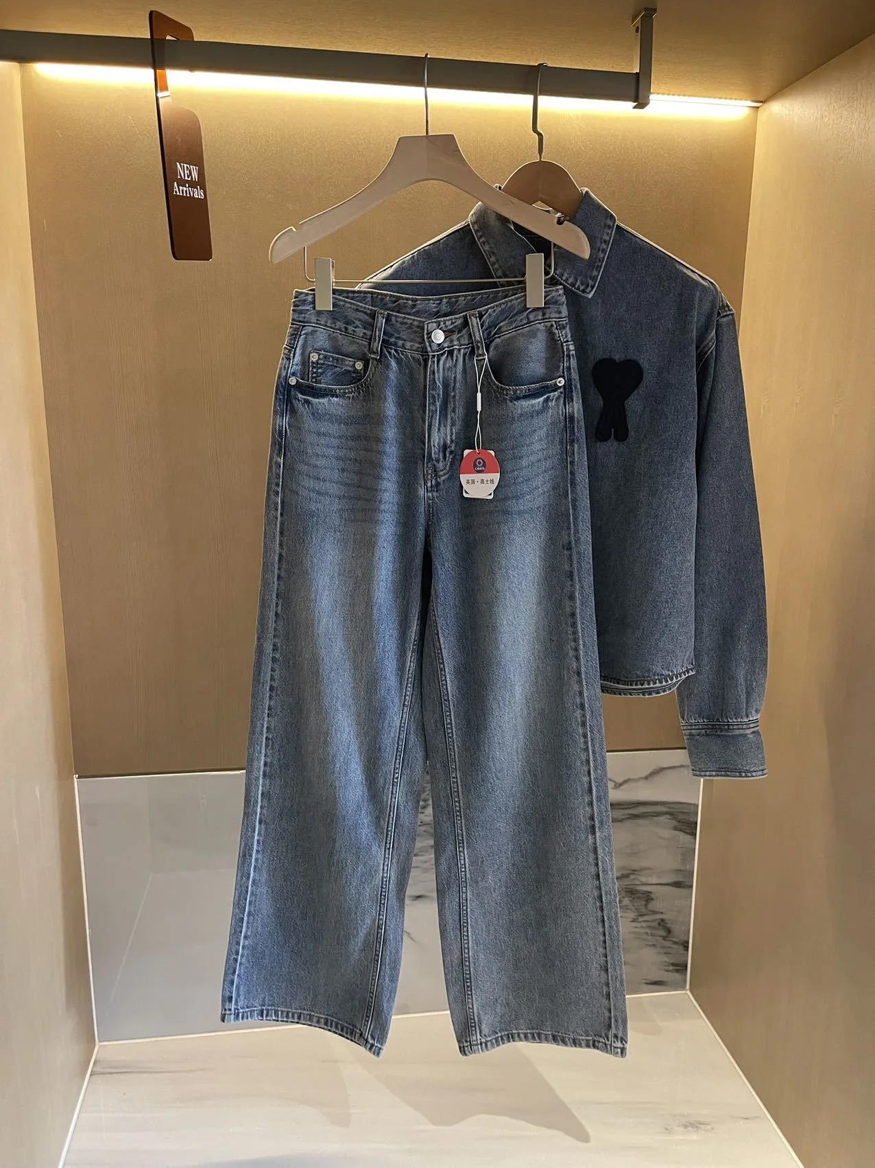 High Waist Straight Leg Silk Denim Jeans Spring 2026 Casual Style Women's Long Pants Slimming Versatile Ladies' Jeans
High Waist Straight Leg Silk Denim Jeans Spring 2026 Casual Style Women's Long Pants Slimming Versatile Ladies' Jeans