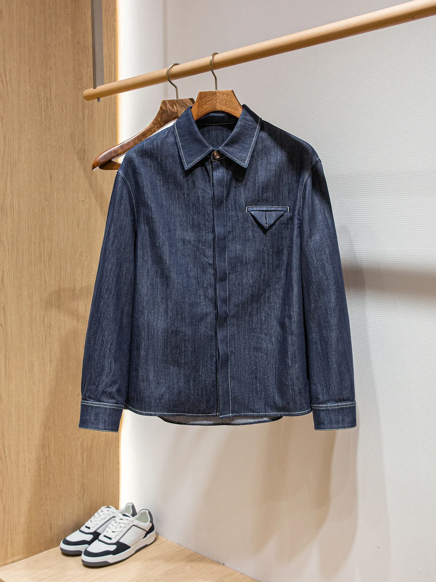 Весенняя элитная повседневная куртка-рубашка из смесового лиоцелла из хлопка
Весенняя элитная повседневная куртка-рубашка из смесового лиоцелла из хлопка