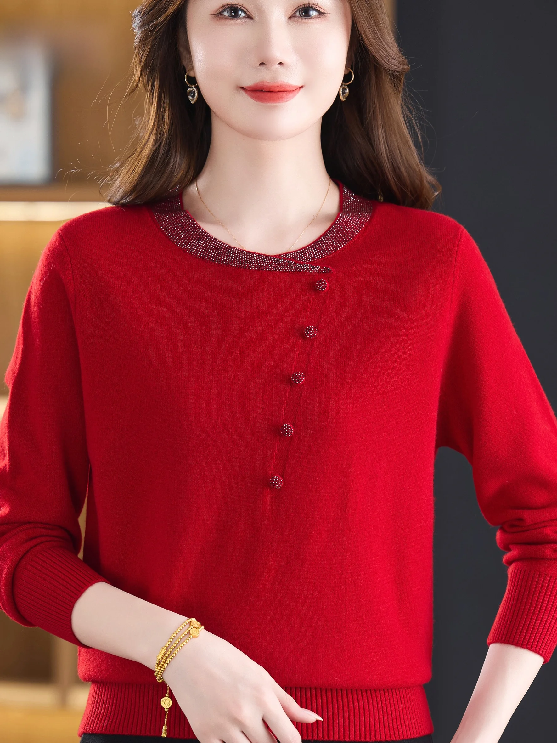 Теплая трикотажная основа из чистой шерсти, круглая блестящая женская одежда среднего возраста и ли, красный вязаный свитер, универсальный
Теплая трикотажная основа из чистой шерсти, круглая блестящая женская одежда среднего возраста и ли, красный вязаный свитер, универсальный