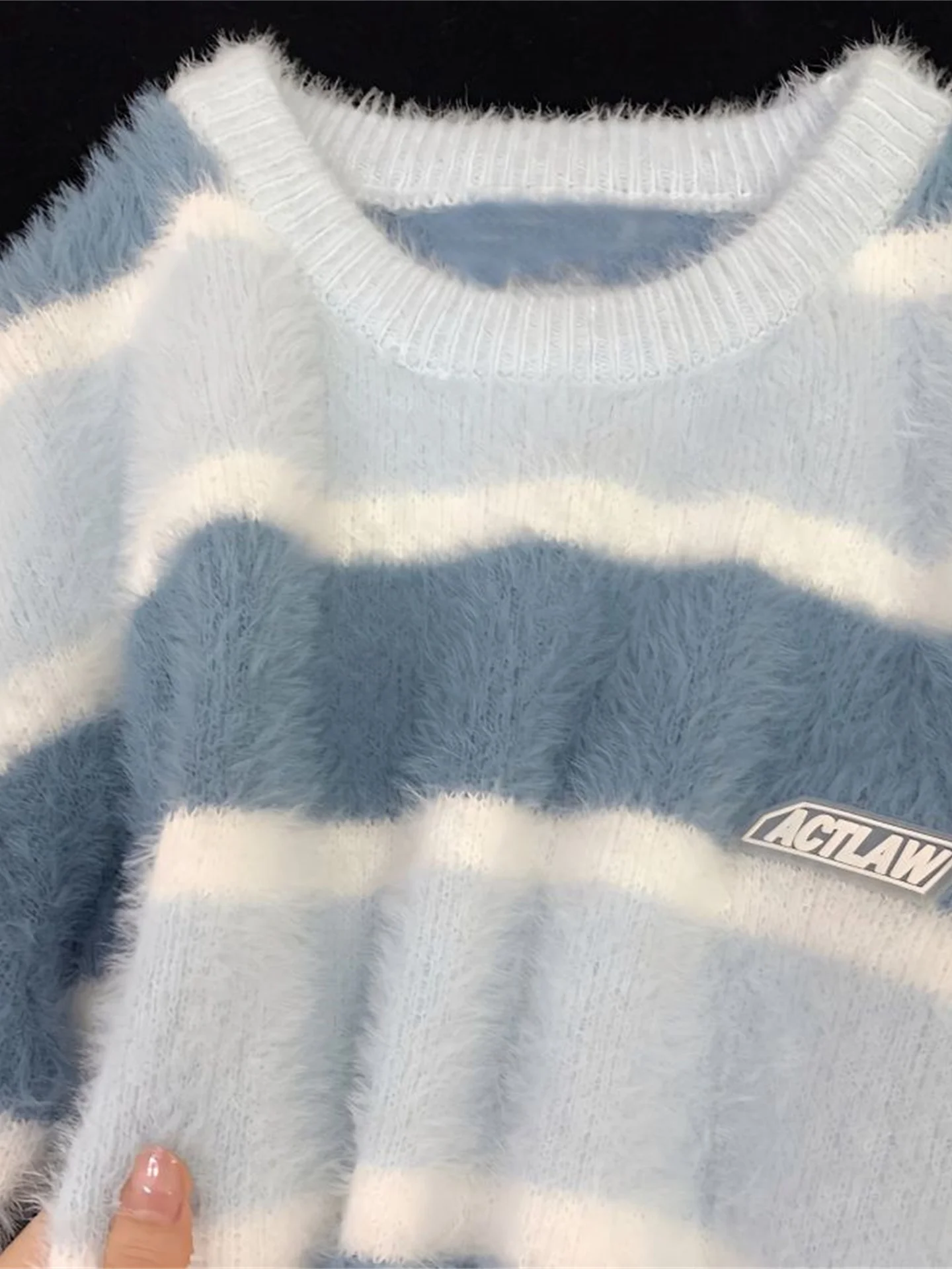 Мягкий вязаный свитер-пуловер в японском стиле с синими полосками и цветовыми блоками, имитация норки, для женщин, в студенческом стиле
Мягкий вязаный свитер-пуловер в японском стиле с синими полосками и цветовыми блоками, имитация норки, для женщин, в студенческом стиле