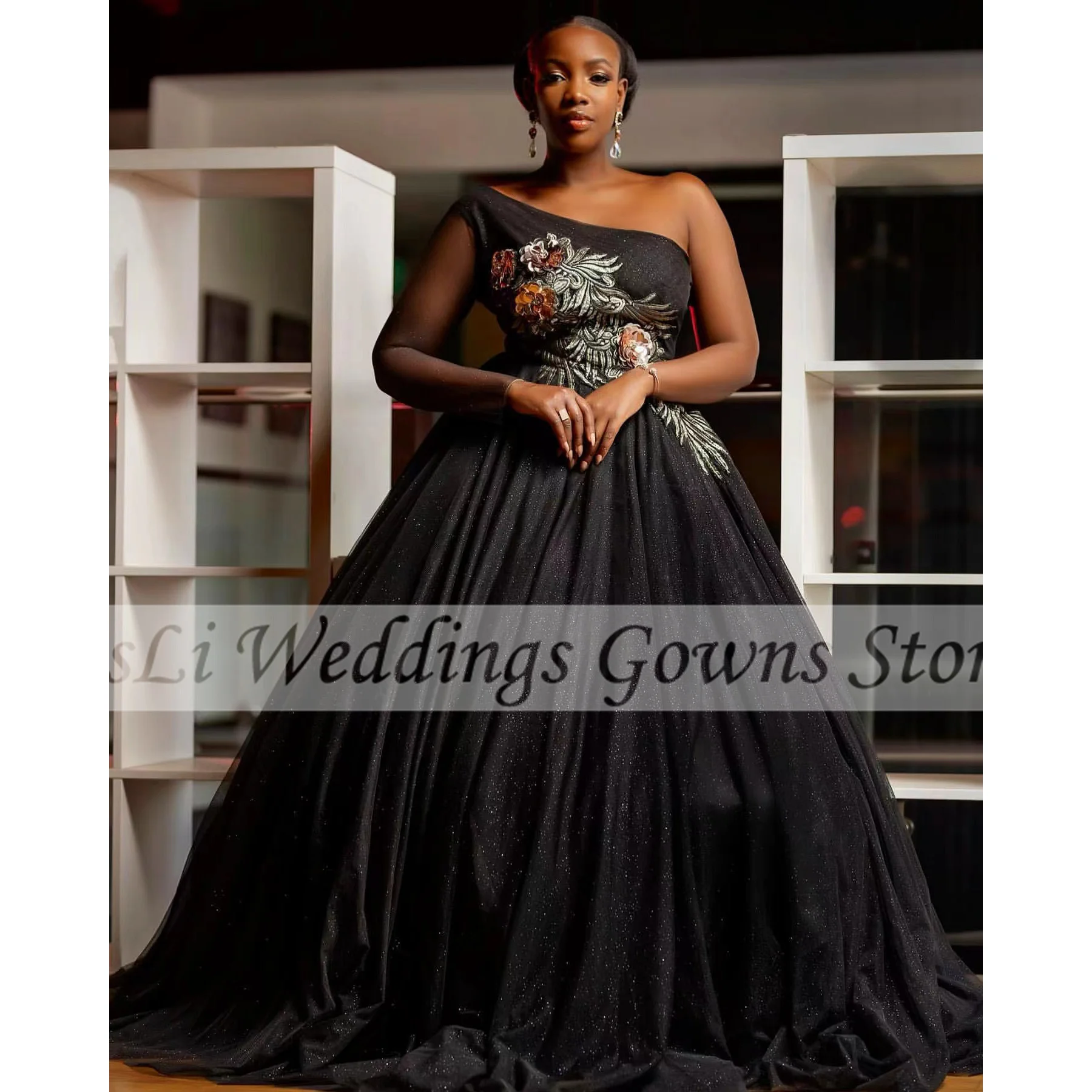 African Black Girl Elegant Prom Dress Sequined One Shoulder Lace Appliques Wedding Special Occasion Evening Gowns Robe De Soirée
African Black Girl Elegant Prom Dress Sequined One Shoulder Lace Appliques Wedding Special Occasion Evening Gowns Robe De Soirée