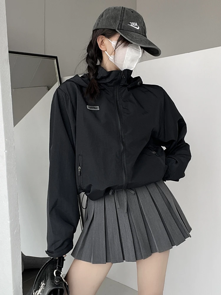 Women's Outdoor Climbing Windproof Jaet Loose Fit ort Length Hooded Coat Regular Thin Sunscreen Windproof Outerwear
Women's Outdoor Climbing Windproof Jaet Loose Fit ort Length Hooded Coat Regular Thin Sunscreen Windproof Outerwear