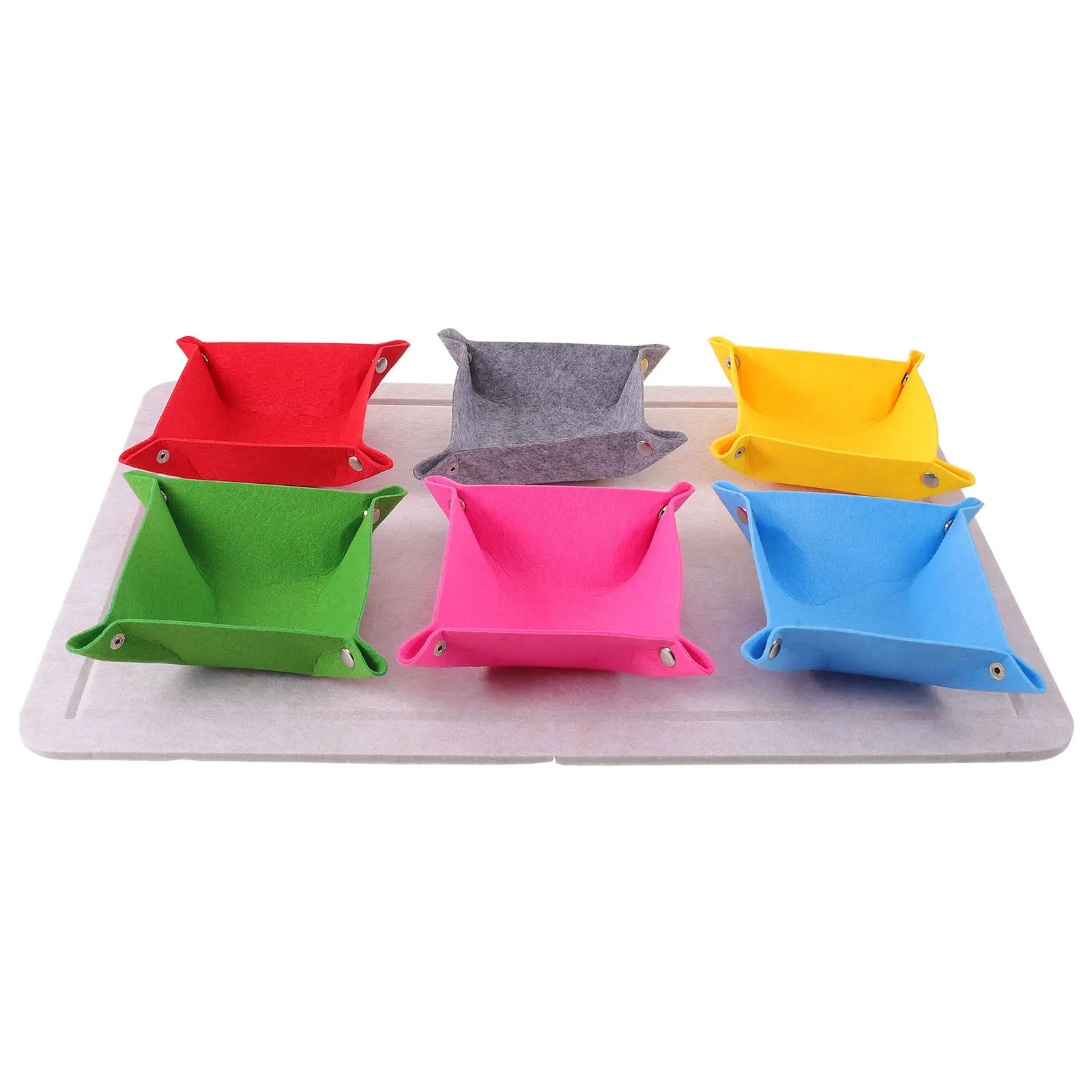 1Set Foldable Puzzle Board for Adults with Thick Felt Top Tiltable Design Portable Storage Puzzle Mat for 500 Pieces Home Travel
1Set Foldable Puzzle Board for Adults with Thick Felt Top Tiltable Design Portable Storage Puzzle Mat for 500 Pieces Home Travel