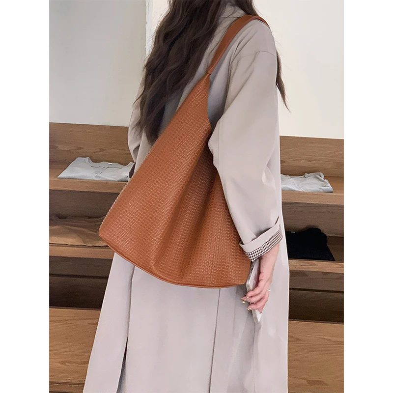 Textured Weaving Bags for Women Autumn Large Capacity Solid Color Tote Bag Magnetic Button Vintage Commuter One Shoulder Bag
Textured Weaving Bags for Women Autumn Large Capacity Solid Color Tote Bag Magnetic Button Vintage Commuter One Shoulder Bag