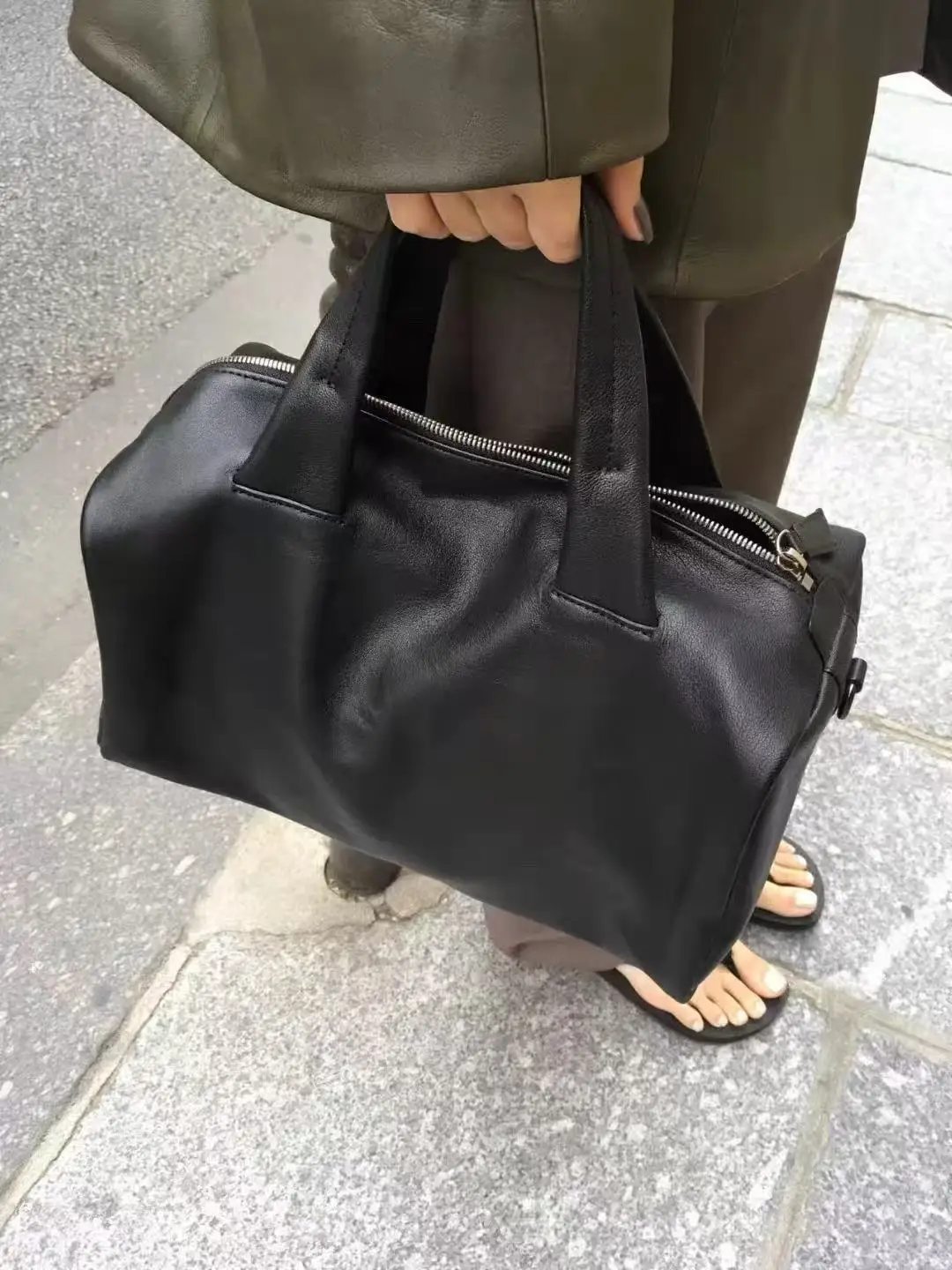 Сумка East Gate Breathe Boston, простая высококачественная пригородная сумка большой емкости, сумка через плечо для женщин, повседневный коврик Sle
Сумка East Gate Breathe Boston, простая высококачественная пригородная сумка большой емкости, сумка через плечо для женщин, повседневный коврик Sle