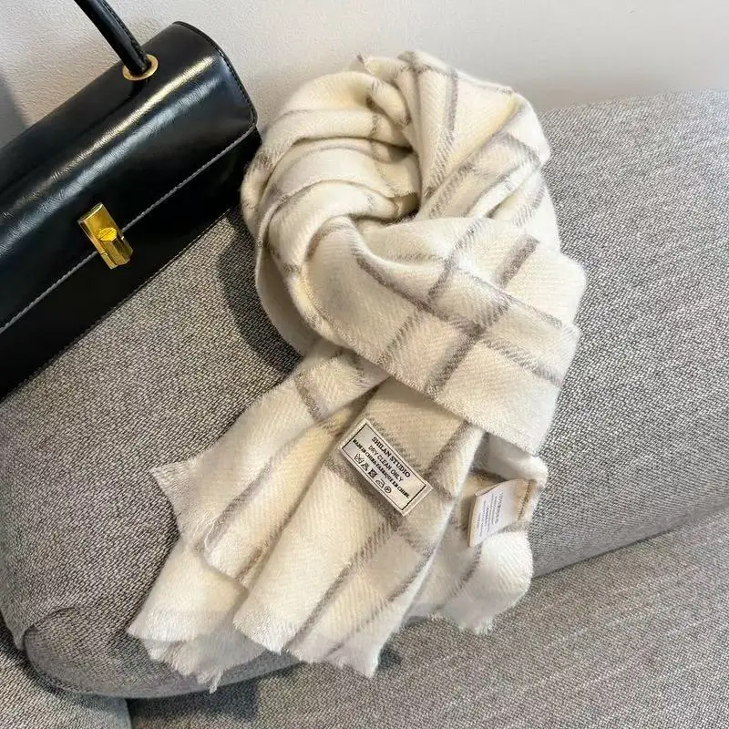 New Fashion Minimalist %100 Wool Grid Scarf Winter Keep Warm Scarf Shawl Woman High Quality
New Fashion Minimalist %100 Wool Grid Scarf Winter Keep Warm Scarf Shawl Woman High Quality