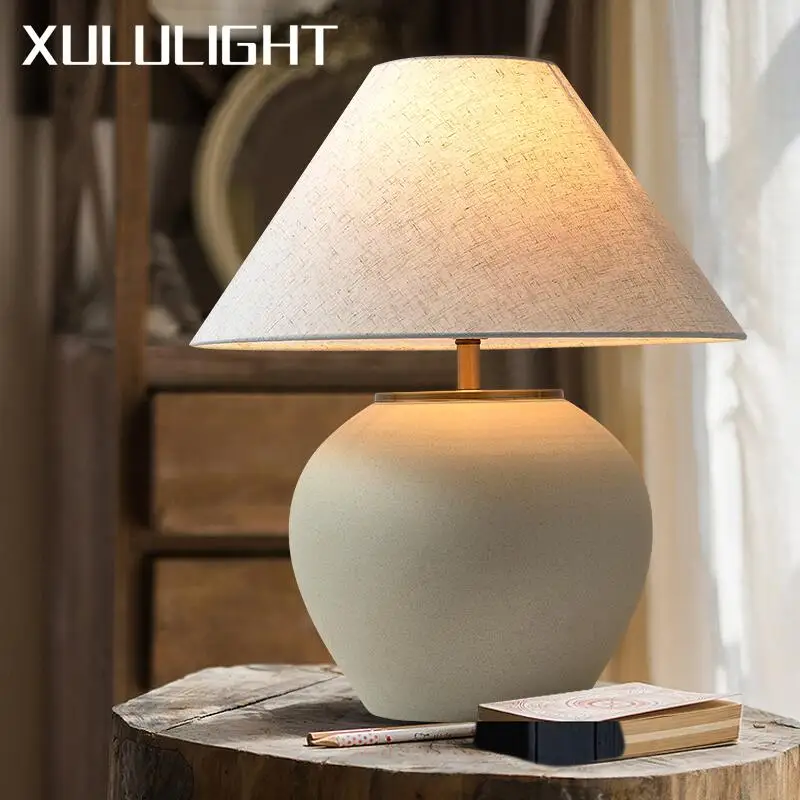 Ceramic Table Lamp Wabi-sabi Style Retro Black And White Decorative LED Lighting Creative Minimalist Bedroom Study Desk Lamp
Ceramic Table Lamp Wabi-sabi Style Retro Black And White Decorative LED Lighting Creative Minimalist Bedroom Study Desk Lamp