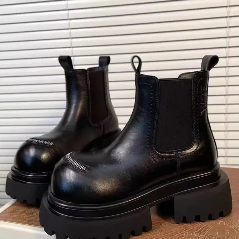 2025 New Women's Fashion Thick-soled Short Boots Spring and Autumn Shoes Elegant Modern Chimney Boots Round Head Middle Follow
2025 New Women's Fashion Thick-soled Short Boots Spring and Autumn Shoes Elegant Modern Chimney Boots Round Head Middle Follow