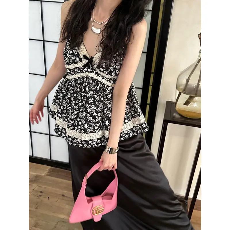 French Suspender Tube Top Summer Loose Sleeveless Floral Doll Shirt Vest Women
French Suspender Tube Top Summer Loose Sleeveless Floral Doll Shirt Vest Women