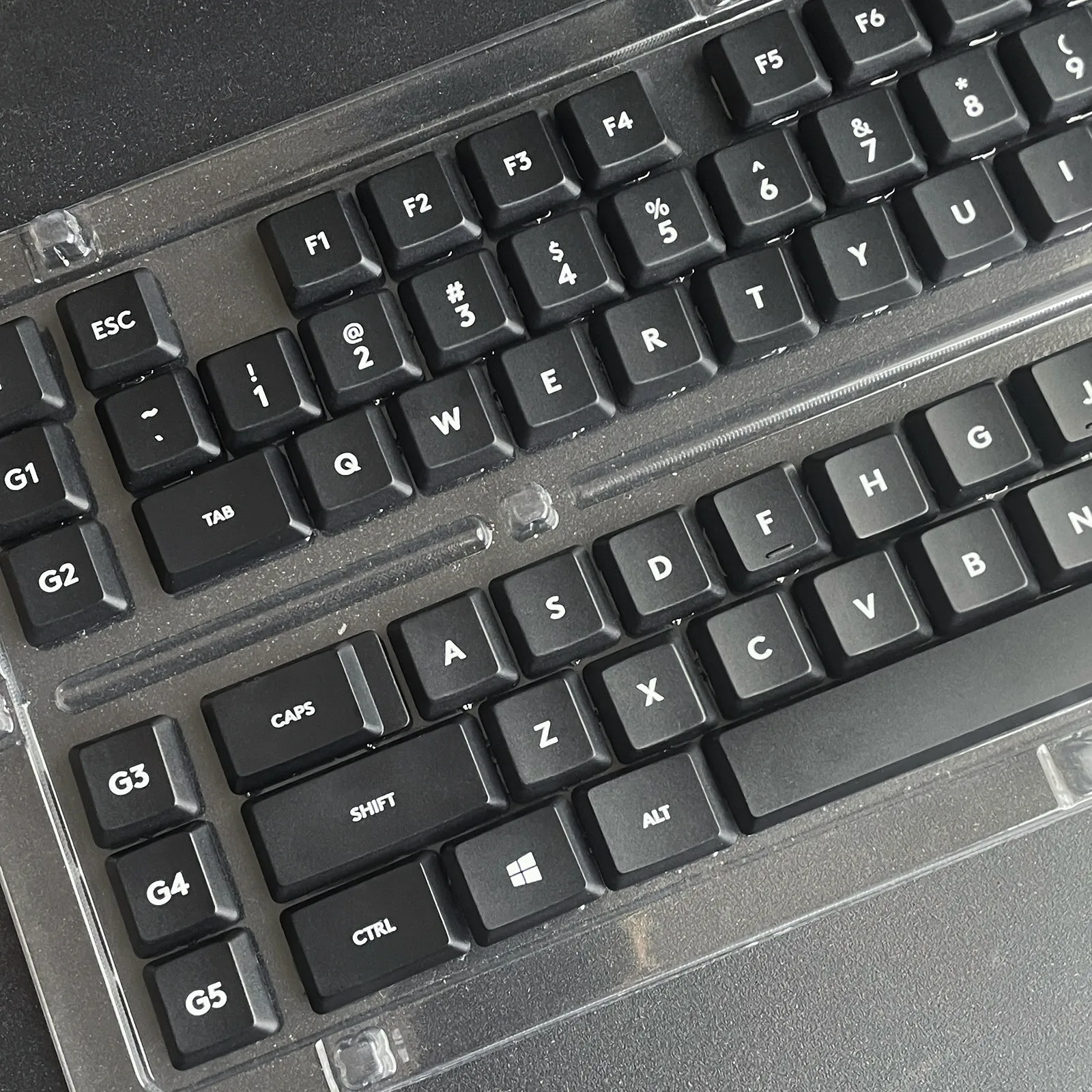 Полный комплект PBT-кейкапов ForG915 для замены клавиш механических игровых клавиатур Logitech G915/G913/G815/G813 TKL RGB
Полный комплект PBT-кейкапов ForG915 для замены клавиш механических игровых клавиатур Logitech G915/G913/G815/G813 TKL RGB