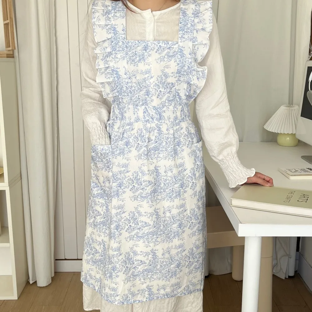 French apron new anti fouling, wear-resistant, fashionable baking, kitchen and household use
French apron new anti fouling, wear-resistant, fashionable baking, kitchen and household use