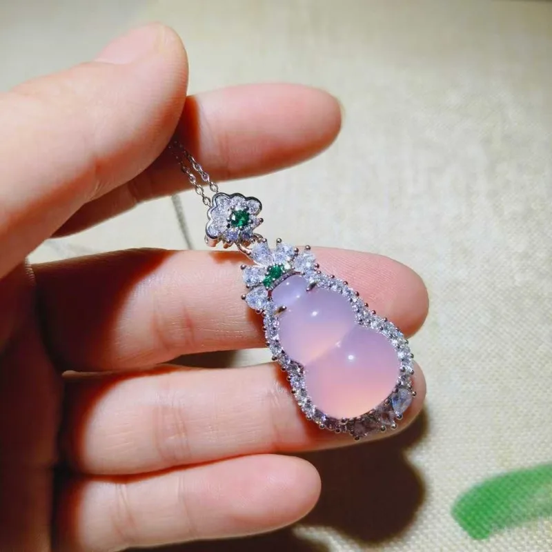 Natural New Pink Agate Gourd Pendant Women's Simple Accessories
Natural New Pink Agate Gourd Pendant Women's Simple Accessories