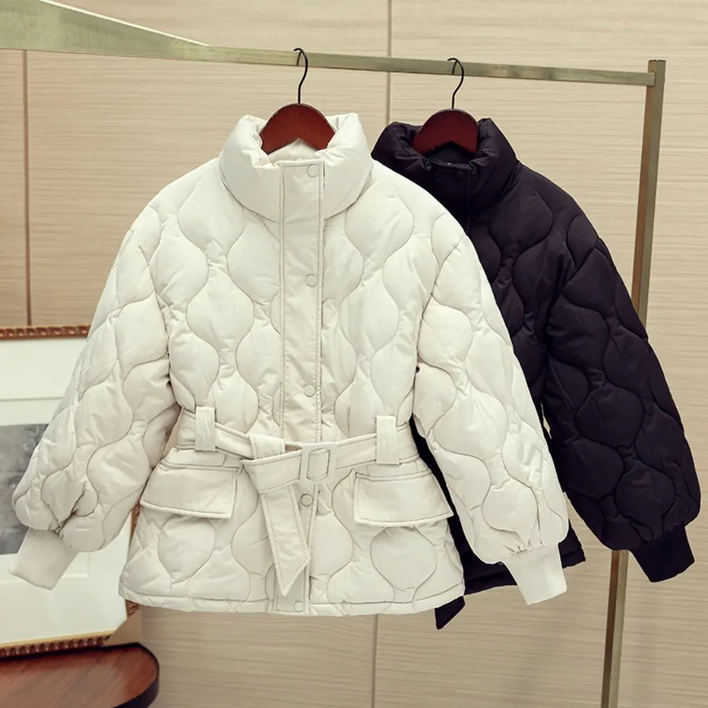 Korean Chic Women's Long-Sleeved Cotton Outwear Stand Collar Lace-Up Waist Wavy Embossed Design for Autumn Winter
Korean Chic Women's Long-Sleeved Cotton Outwear Stand Collar Lace-Up Waist Wavy Embossed Design for Autumn Winter