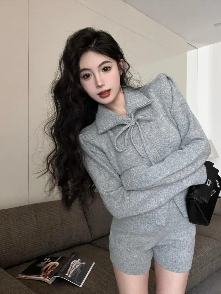 Elegant Vintage Lapel Neck Cardigan Coat Women+ Simple Lazy Slim Waist Shorts Autumn Winter Lazy Casual Two Piece Sets
Elegant Vintage Lapel Neck Cardigan Coat Women+ Simple Lazy Slim Waist Shorts Autumn Winter Lazy Casual Two Piece Sets