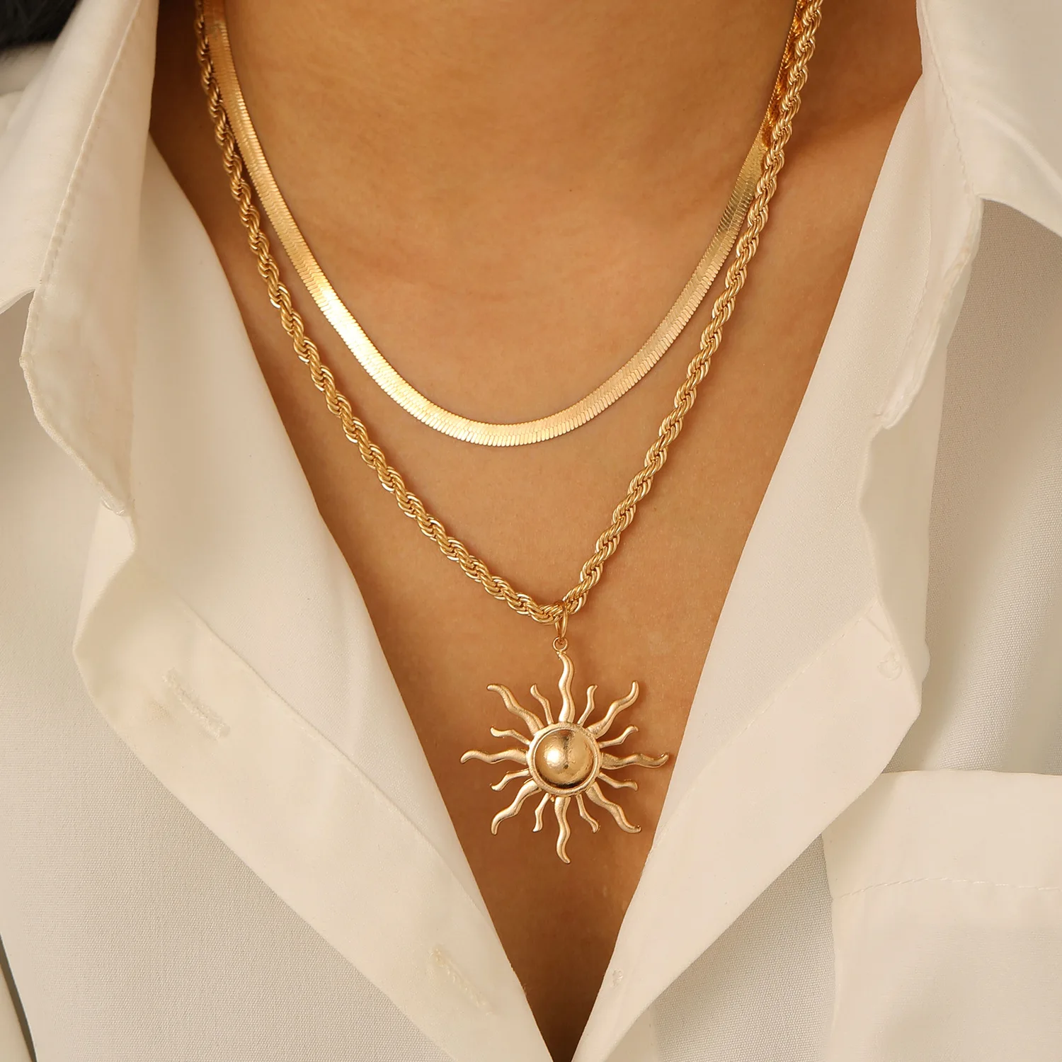 European And American Sun Flame Pendant Necklace For Women Jewelry 2025 Trending New Punk Women's Double Layered Chain Necklaces
European And American Sun Flame Pendant Necklace For Women Jewelry 2025 Trending New Punk Women's Double Layered Chain Necklaces