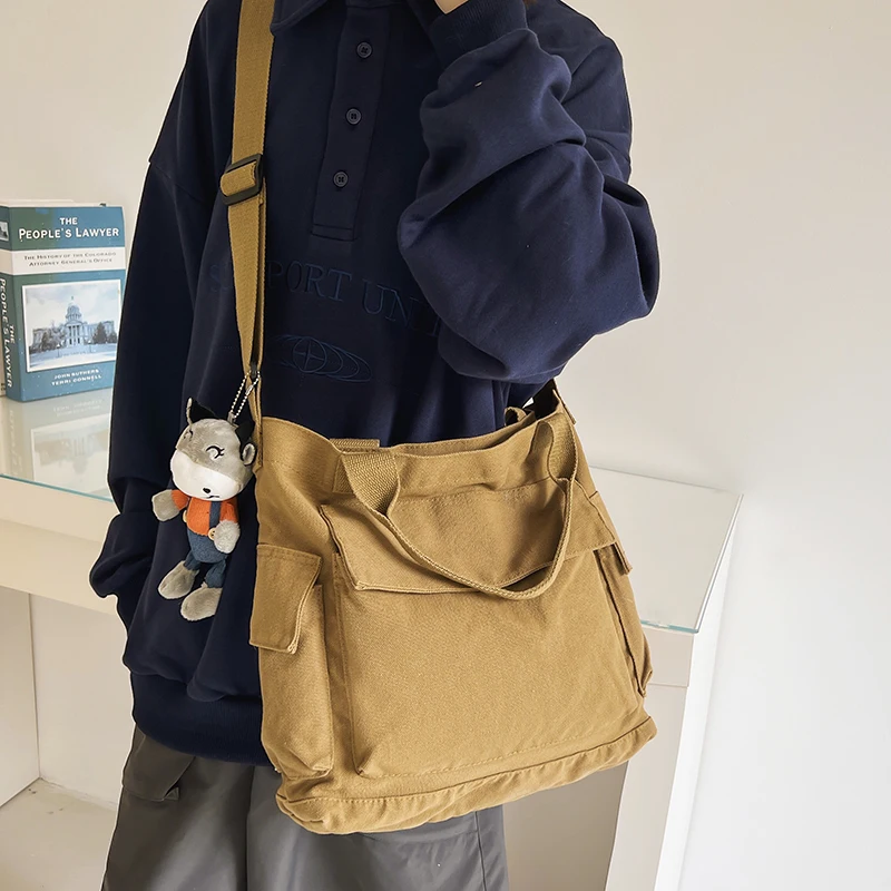 Canvas Bag Men's Messenger Bag High-capacity Handbag Shoulder Bag Leisure Postman Bag
Canvas Bag Men's Messenger Bag High-capacity Handbag Shoulder Bag Leisure Postman Bag