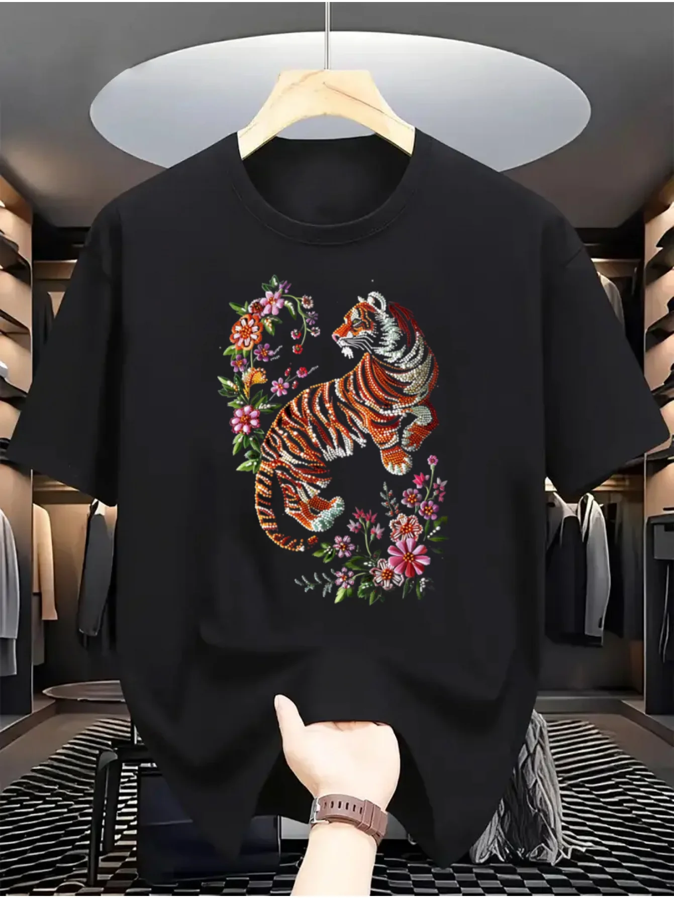 Men's 100% cotton casual T-shirt short-sleeved with bright tiger and floral embroidery comfortable and well-fitting oversized
Men's 100% cotton casual T-shirt short-sleeved with bright tiger and floral embroidery comfortable and well-fitting oversized