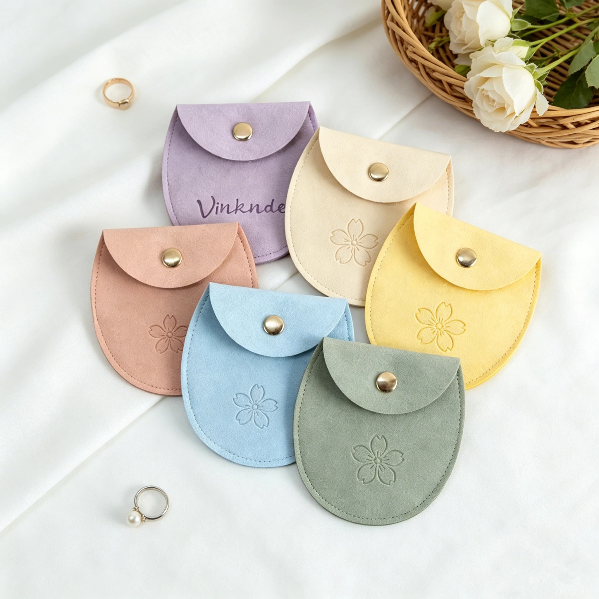 50pcs 7.8x8.5cm Microfiber Jewelry Snap Suede Bag Custom Logo Gift Packaging Storage Pouches Rings Wedding Favors Candy Pockets
50pcs 7.8x8.5cm Microfiber Jewelry Snap Suede Bag Custom Logo Gift Packaging Storage Pouches Rings Wedding Favors Candy Pockets