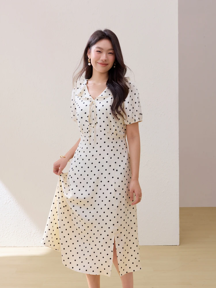 Textured Floral Embroidery Dress A-Line Silhouette Short Sleeve V-Neck Commute Style plus Size Women's Dress Summer New Arrival
Textured Floral Embroidery Dress A-Line Silhouette Short Sleeve V-Neck Commute Style plus Size Women's Dress Summer New Arrival