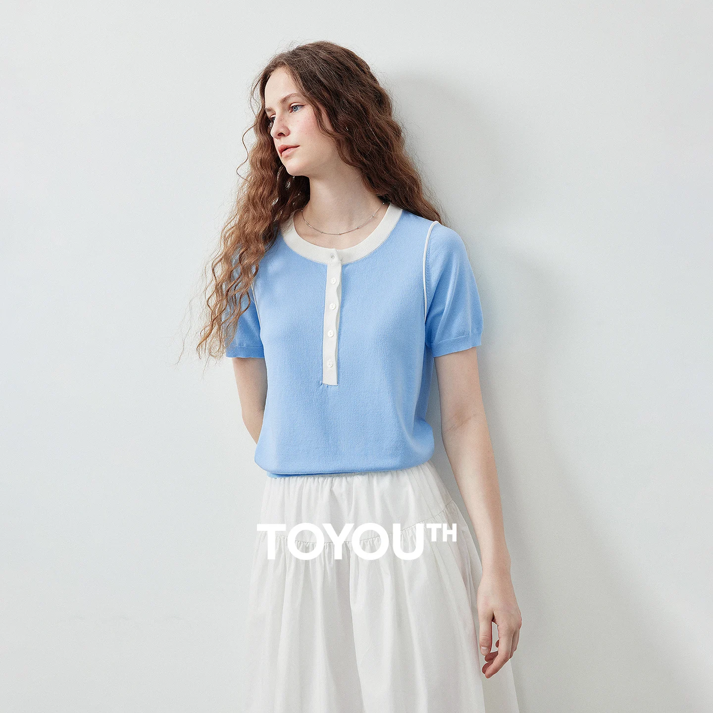 TOYOUTH Women Knitwear Top 2026 Summer New Ice Silk Color Block Henley Neck Regular Shoulder Fit Piping Trim Casual Tops
TOYOUTH Women Knitwear Top 2026 Summer New Ice Silk Color Block Henley Neck Regular Shoulder Fit Piping Trim Casual Tops