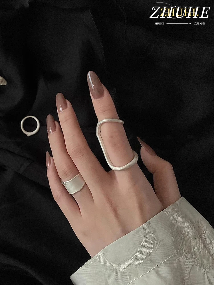 ZHUHE The Retro Long Copper Ring Is A High-end Accessory For Women And Men's Carnival Jewelry
ZHUHE The Retro Long Copper Ring Is A High-end Accessory For Women And Men's Carnival Jewelry
