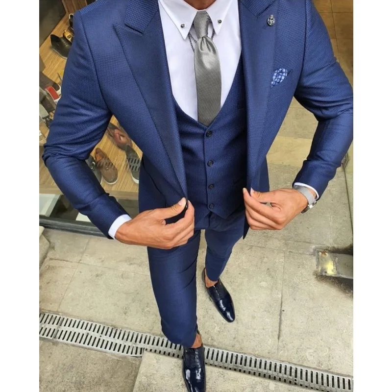 High Quality Navy Blue Men‘s Suits for Wedding Tailored Made Groom Tuxedo Slim Fit Groom Blazer Trousers 3 Piece Coat Pants Vest
High Quality Navy Blue Men‘s Suits for Wedding Tailored Made Groom Tuxedo Slim Fit Groom Blazer Trousers 3 Piece Coat Pants Vest